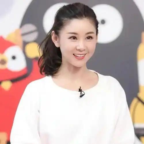 演员李小萌说：“王雷其实并不是我理想中的另一半，在我很小的时候，我就喜欢帅的男生