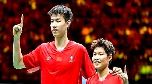 冯彦哲/黄东萍赢了，世界第一的队友输了。不是爆冷，是队内训练赛打出了决赛的火药