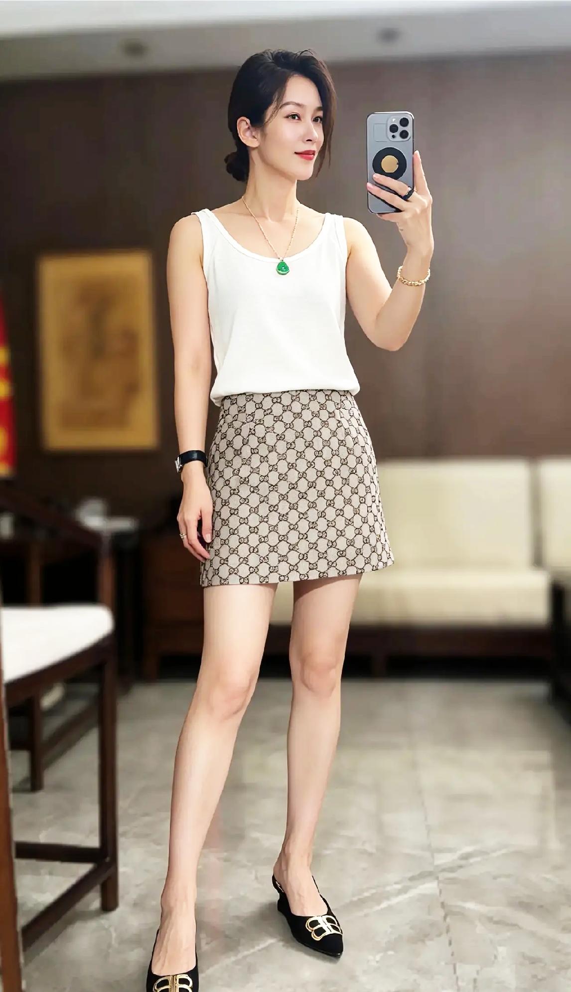 这样的美女姐姐，喜欢吗？