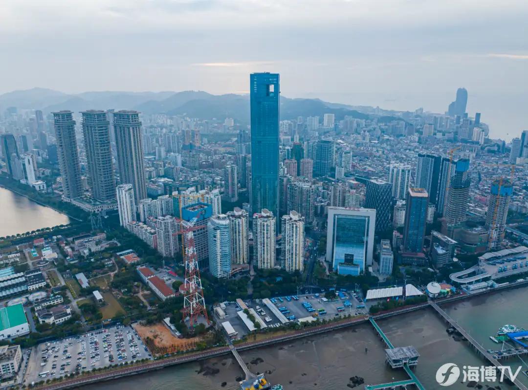 福建已建成投用第一高楼在福建厦门投入使用，经历了前前后后的约二十年，高339.8