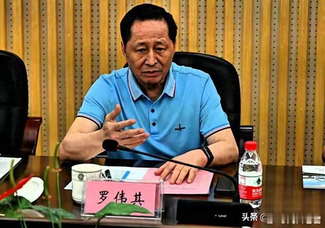 作为梅州兴宁走出去的客家子弟，曾经的学界专家、一省教育主管，临近古稀之年投案，最终被开除党籍、取消退