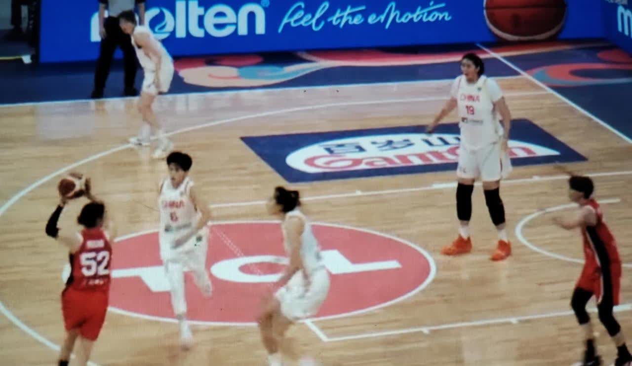 中国女篮败给了日本女篮，很多人埋怨教练选人有问题，比如弃用李梦。其实根本不是这么