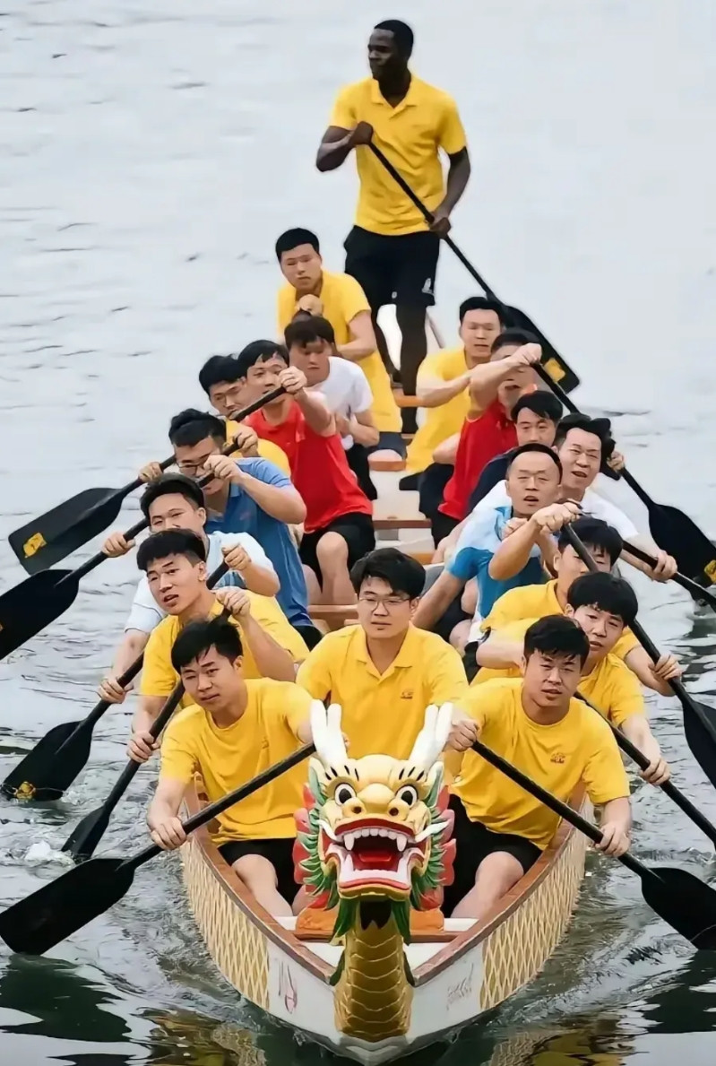 万万没想到，猎德村有新状况了。广州猎德村有个规矩：村民得工作才能领分红，目的