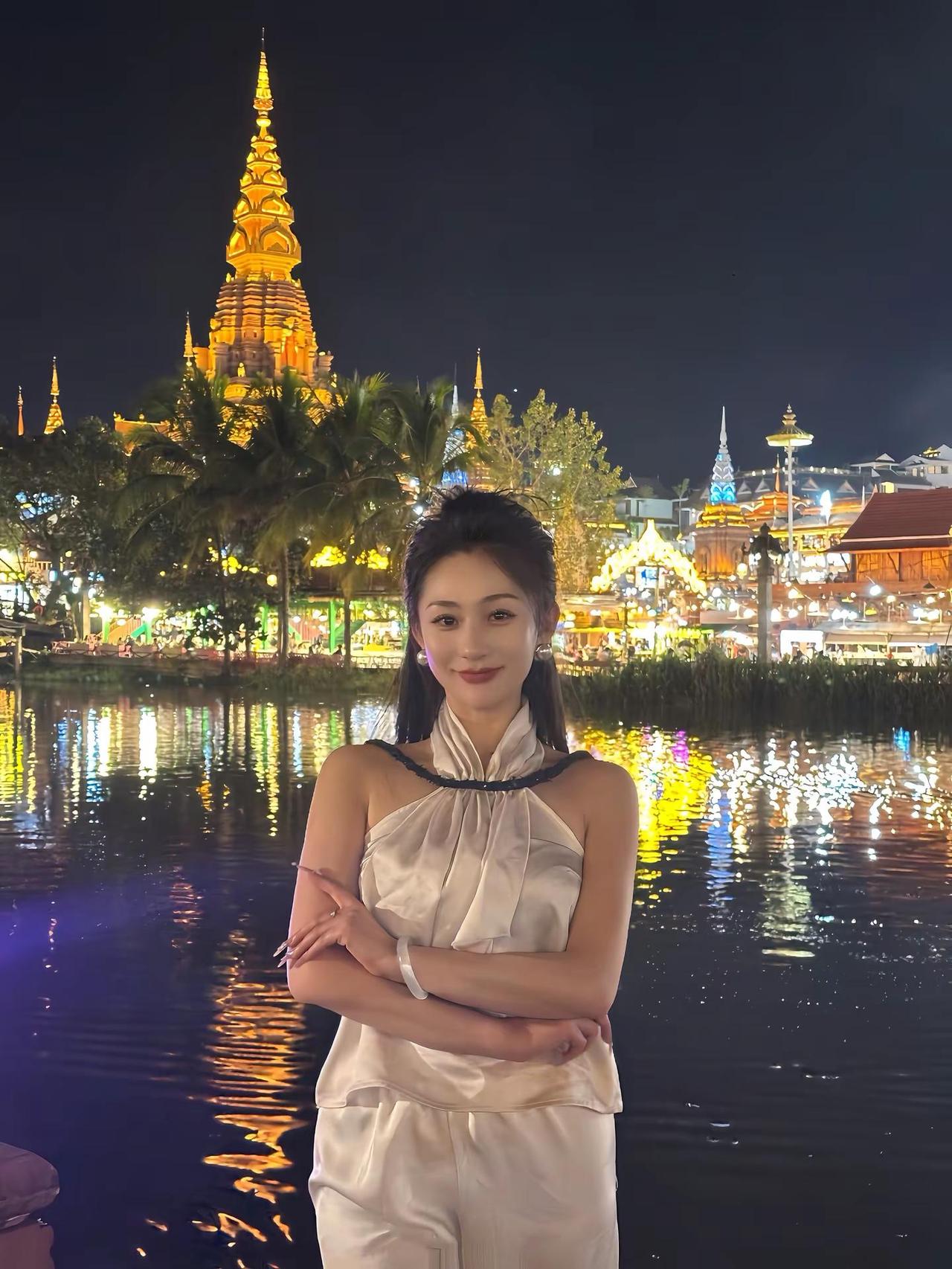 花开的美美不过你笑容的妩媚