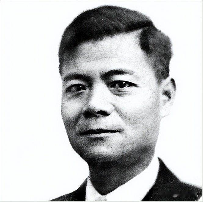 1943年，中共创始人陈潭秋被秘密处决，妻子在狱中生下遗腹子，后改嫁开国将军，新