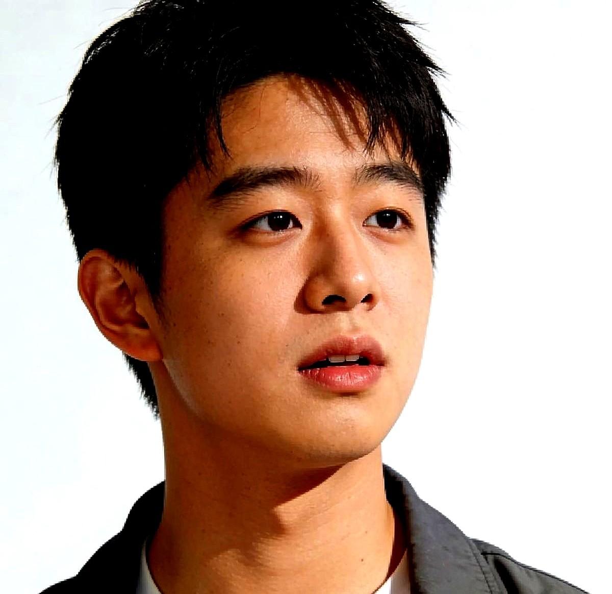 都说他要跑，我倒觉得这棋下得太大了！德云社一年一度最要紧的堂会，少班主没回，