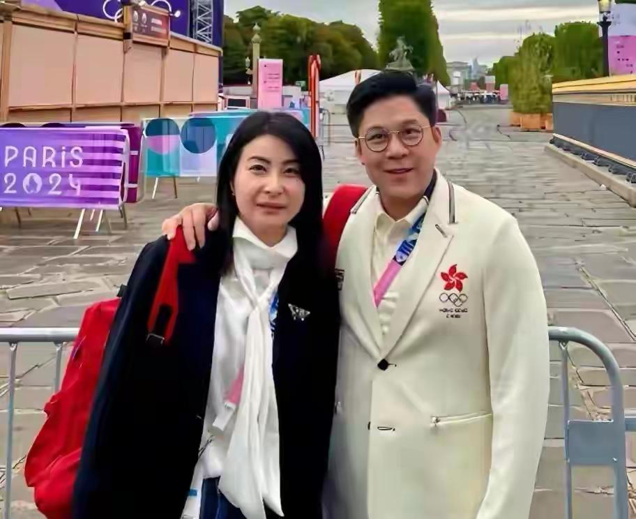 全网恭喜！45岁霍启刚又升职了，级别很高，妻子郭晶晶立了大功！45岁的霍启刚又