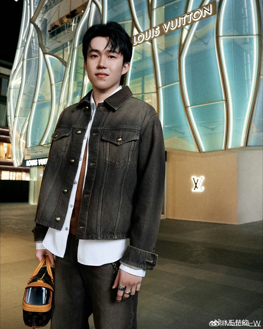 王楚钦打卡lv之家王楚钦lv品牌大使这很帅了