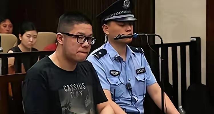浙江百亿地产太子爷张晓恩，14岁砸300万玩网游，张晓恩父亲是杭州地产大亨，一手