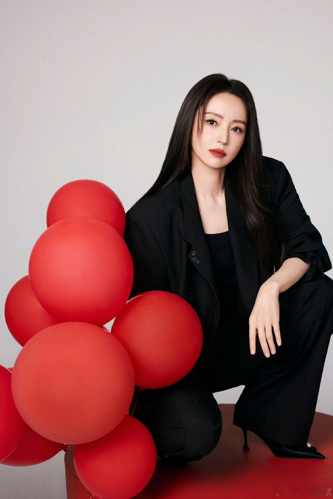 董璇46岁生日写真照董璇晒46岁生日写真，这状态绝了！董璇晒46岁生日写真​