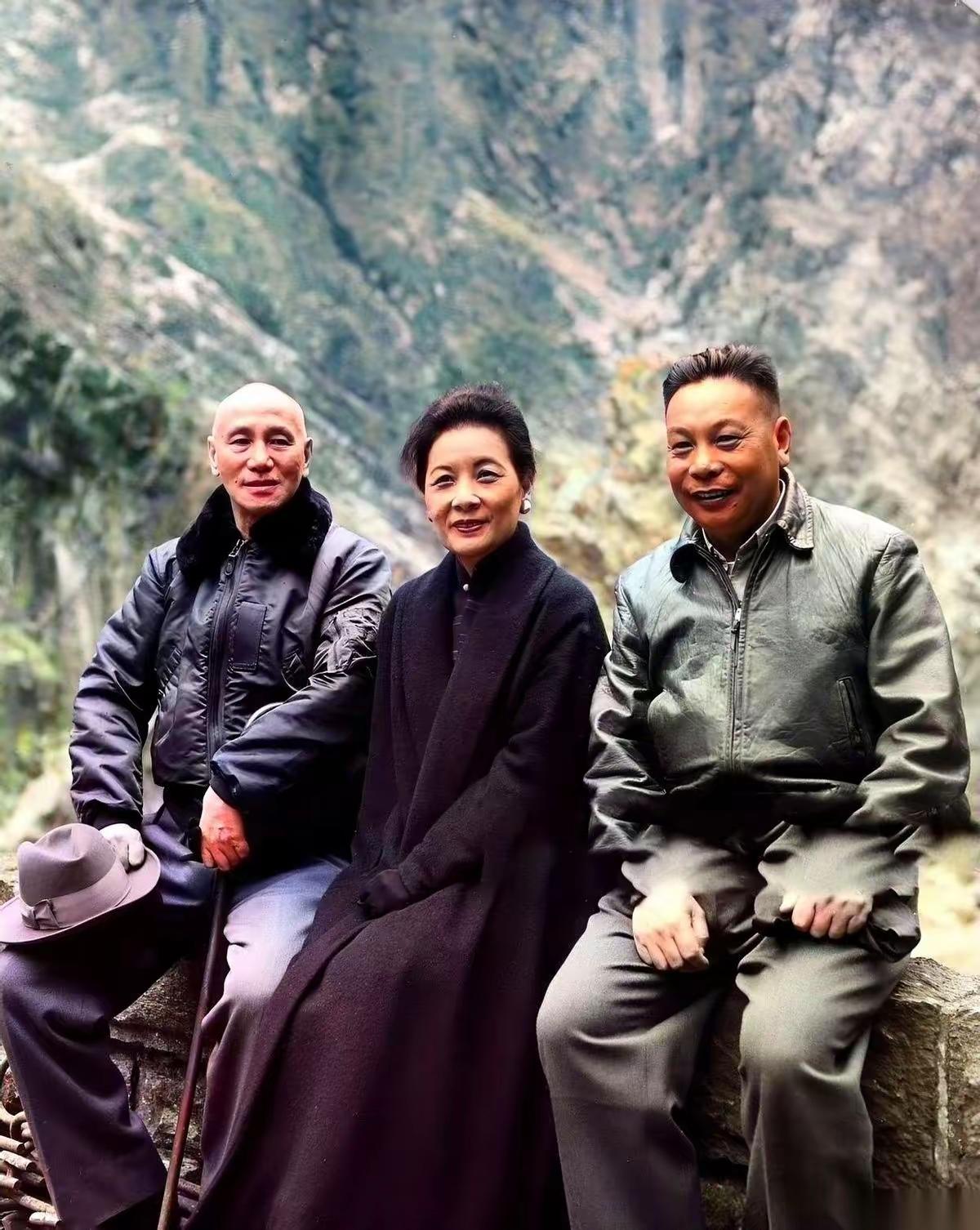 那时的宋美龄与蒋经国其实已貌合神离，若不是老蒋从中撮合，两人矛盾早已白热化。