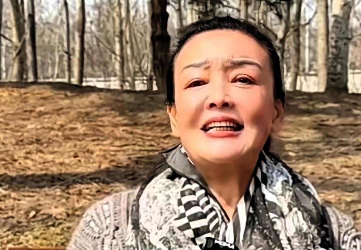 张兰以前总是提汪大爷,也说汪小菲,她跟汪家绑得很紧,大家也都知道这些事,所有人都