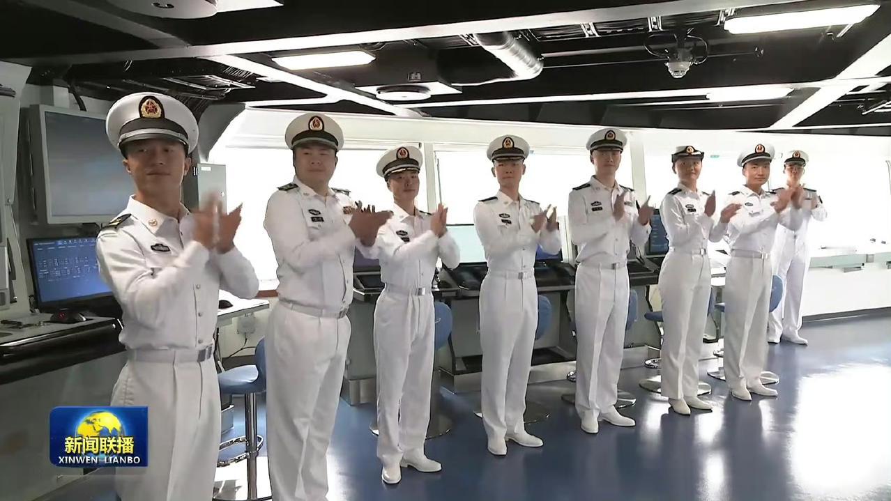 福建舰舰岛内部更多画面曝光，好多大屏幕，真不错！这个舰岛的视野真的是非常非常