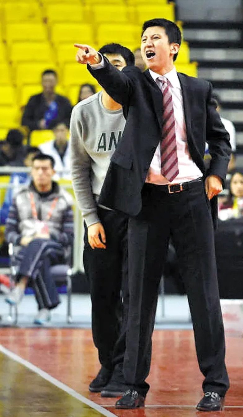 五问，郭仕强：一，全世界打球的都懂：韩国队三分好，但也仅仅只是三分好。为什么你