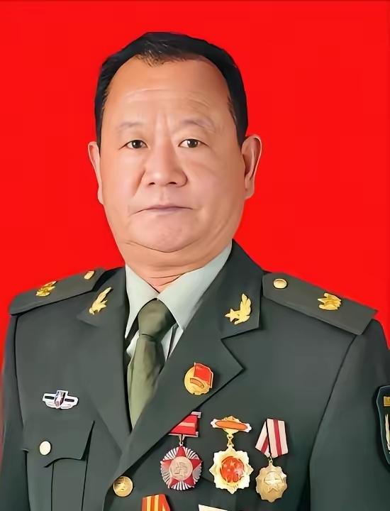16岁立下一等功，退伍后却两次下岗，妻子以离婚逼他去找组织要工作，他宁肯妻离子散