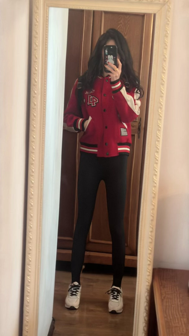 穿红的吧🙄,一个反弹大仙估计镇不住啊。