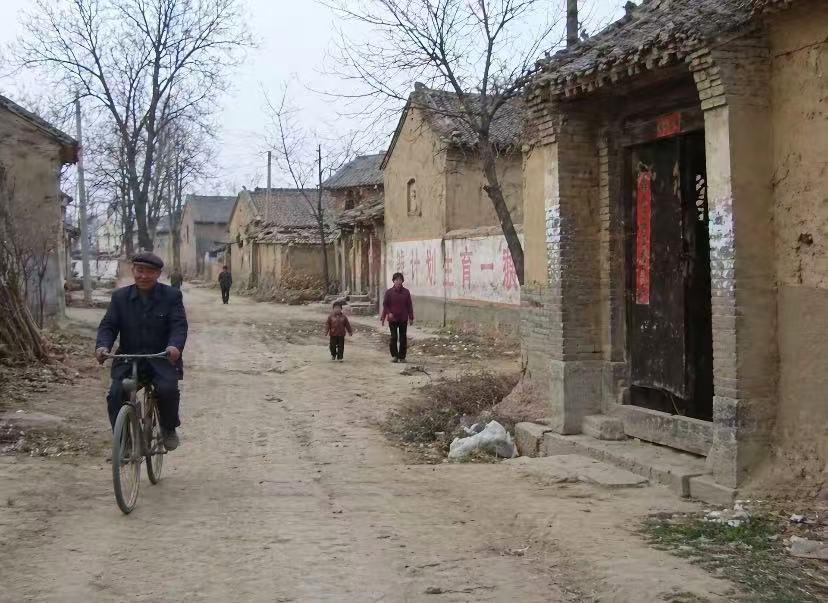 特别想念老家的房子。