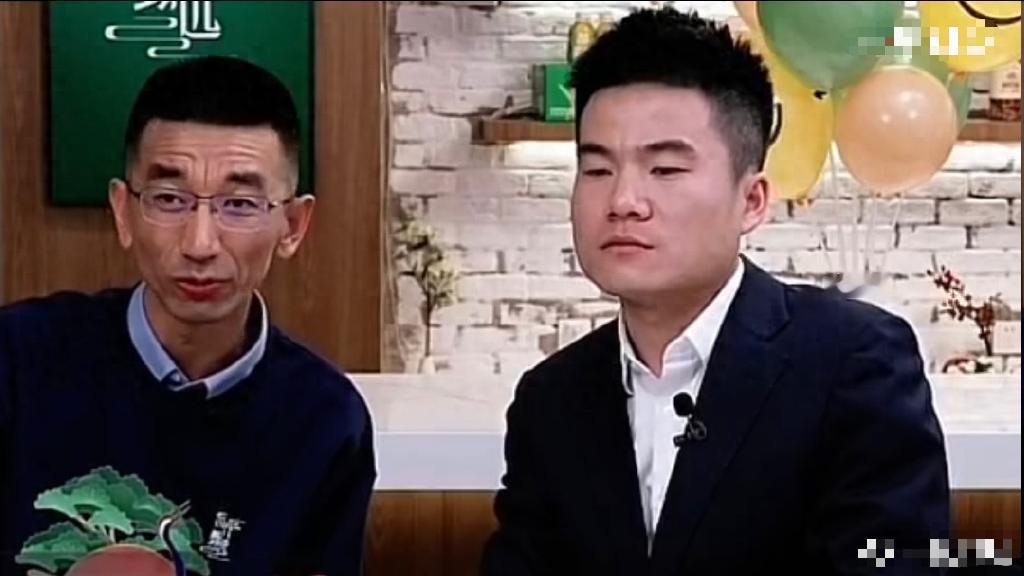 孙东旭估计现在得老后悔了！看看经营一天比一天火爆的与辉同行，再看看一水不如一水的