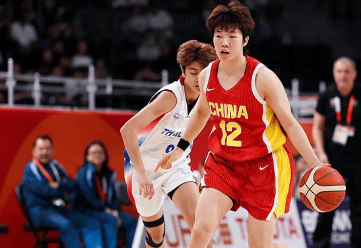 中国女篮狂胜泰国，主要球员打分：2人优秀！1、杨舒予｜21分7篮板5助攻1抢