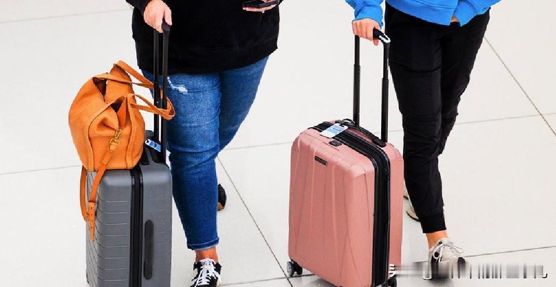 美国民调显示，五分之一美国人想离开美国，移居国外！年轻女性对美国失去信心！11月