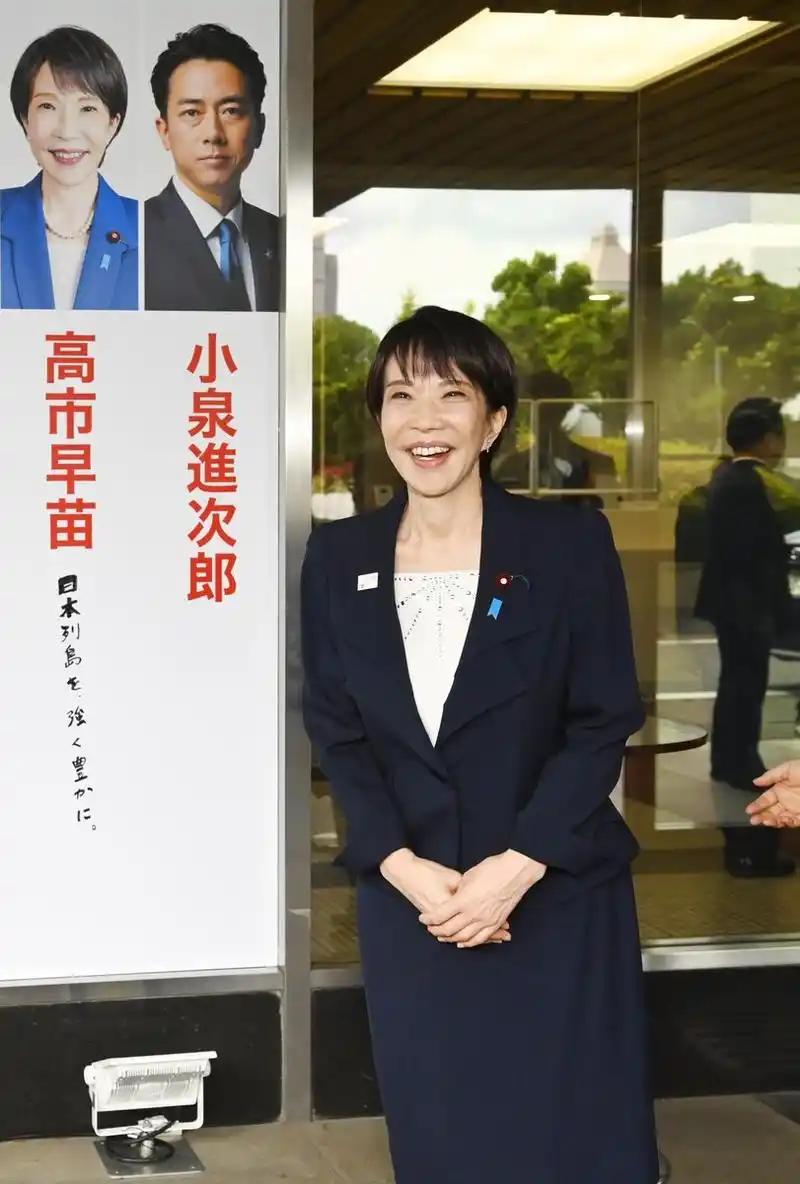 小泉被卖了还替高市数钱，解放军渤海亮剑，日本右翼的算盘打错了！普京刚走，日本