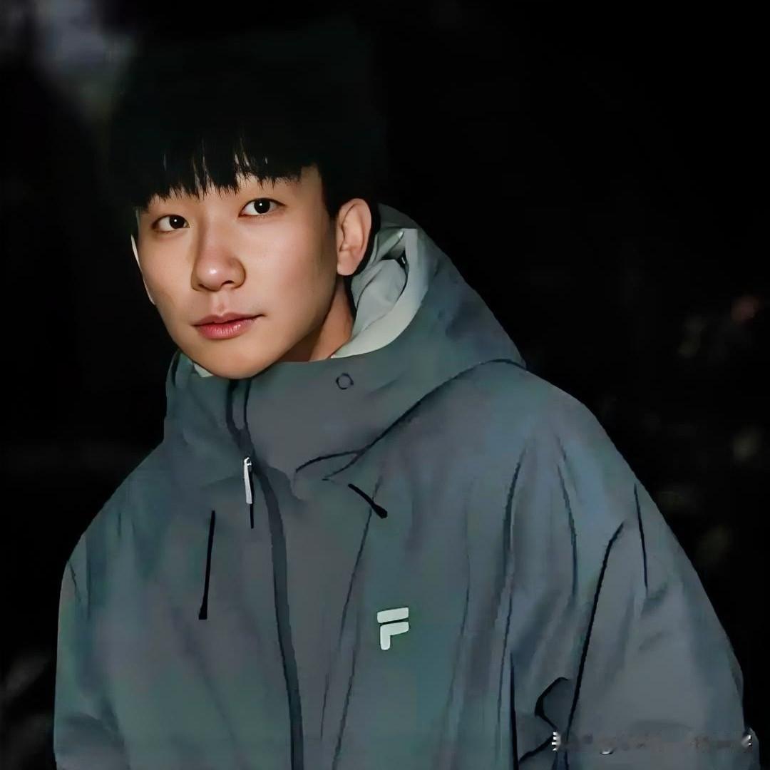 发现个宝藏男演员，就是《太平年》里演钱弘佐这个，刚查了才晓得他是吴昊宸，记着