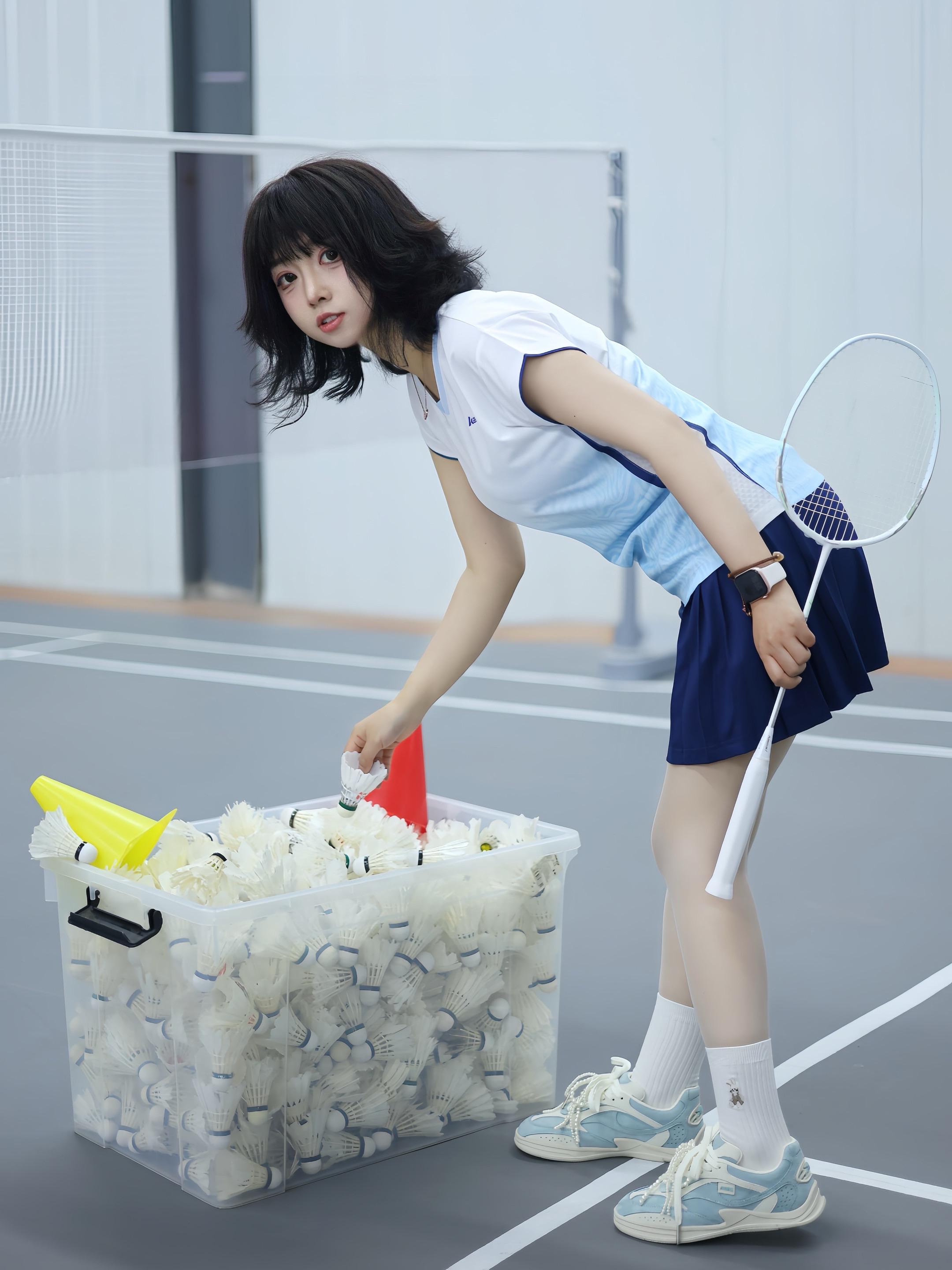 嘿！又来打球啦？超轻进攻拍元气少女
