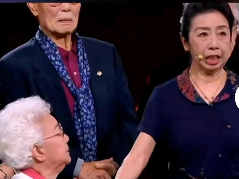 1957年拍摄《党的女儿》时，饰演小妞的沈竞华还是只有4岁的小女孩儿。一别多少春