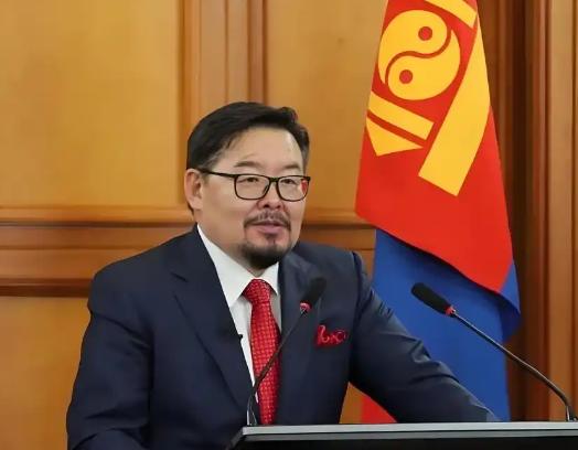 蒙古这回真是变了样！新总理一上台，就当着中国的面，把边境上几十年的老难题一股脑敲