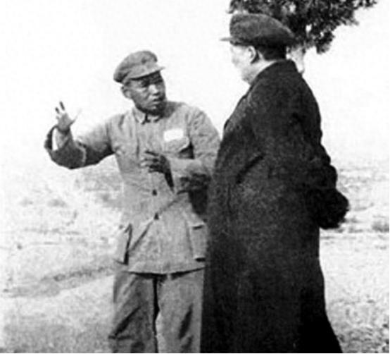 1971年9月10日，毛主席在杭州接见了南萍等人。谈话时，毛主席问南萍：“你们空