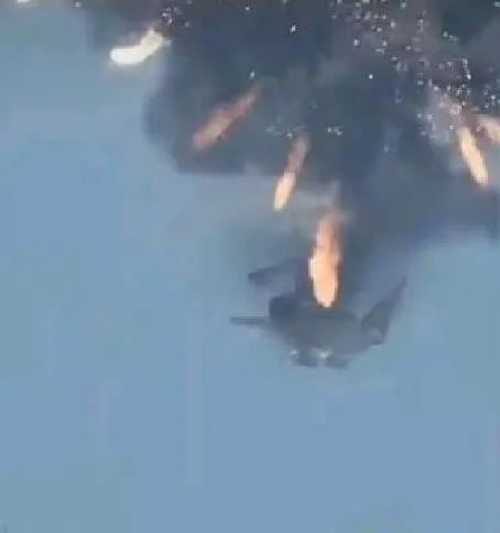 阿联酋的一架幻影-2000战机被击落，这次不仅仅是打了法国的脸，也让阿联酋脸色不