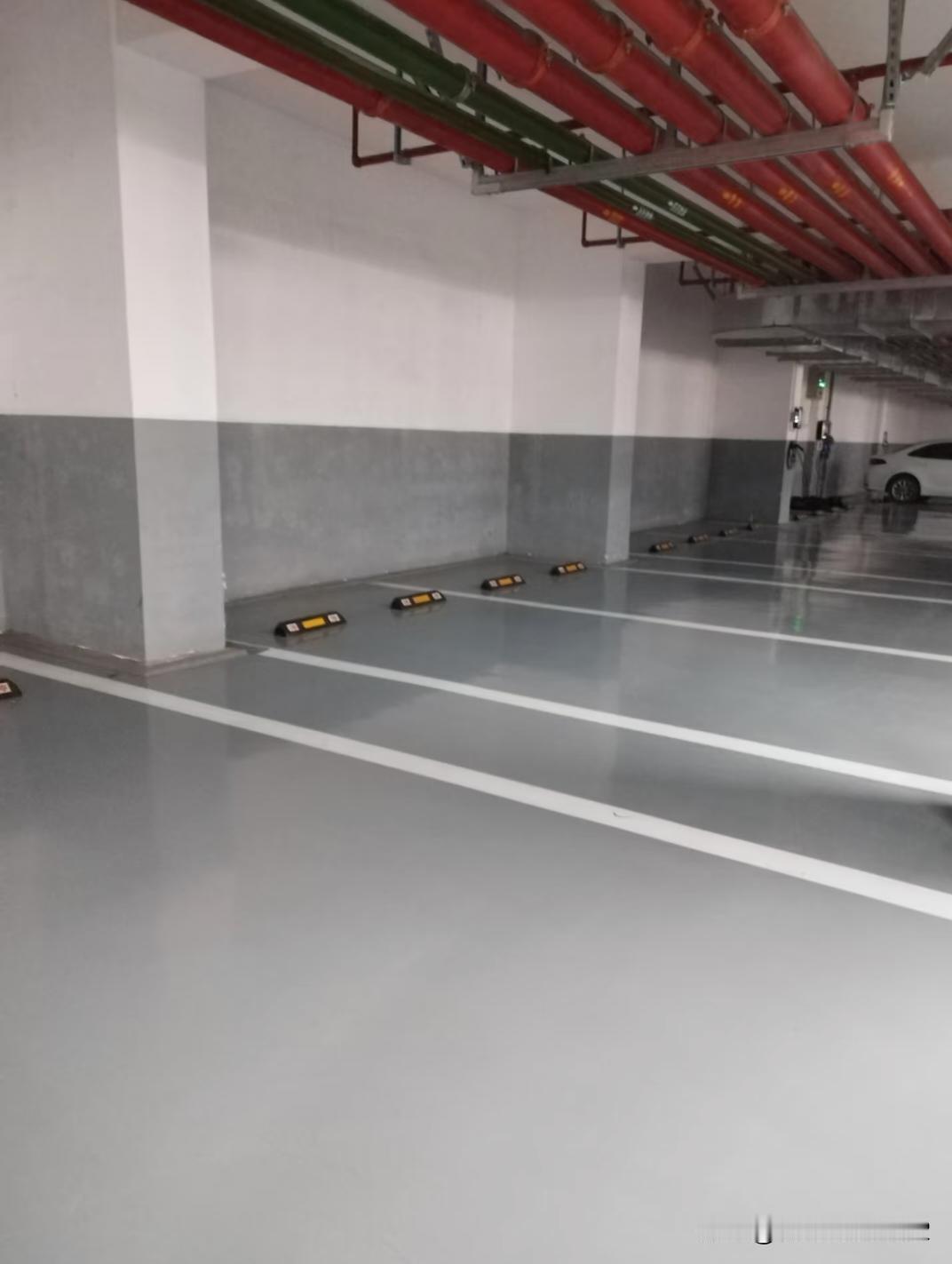 这个车位砸手里了十二年前在这4线城市入住时脑子一热一个车位12个w搞了两个