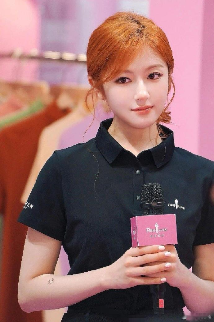 李兰迪今日活动造型这个妆造太适合她了​​​