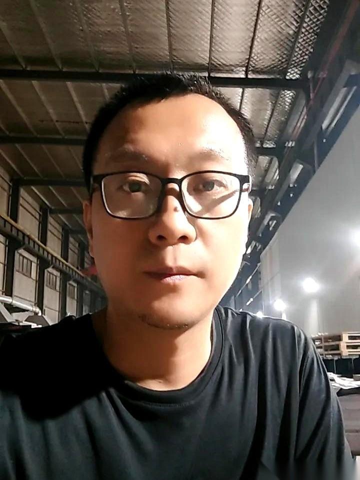 千万、千万、千万不要去老同学的公司上班！这是我40岁这年，摔得最鼻青脸肿的一个