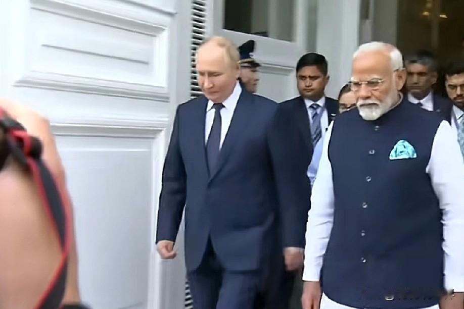 12月3日凌晨的最新消息，现在他来了，第三条，俄印军事合作升级：苏-57与S-4