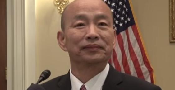 当天晚间，台“立法院长”韩国瑜在华府举办宴会款待当地台胞及台商代表，吸引了近12