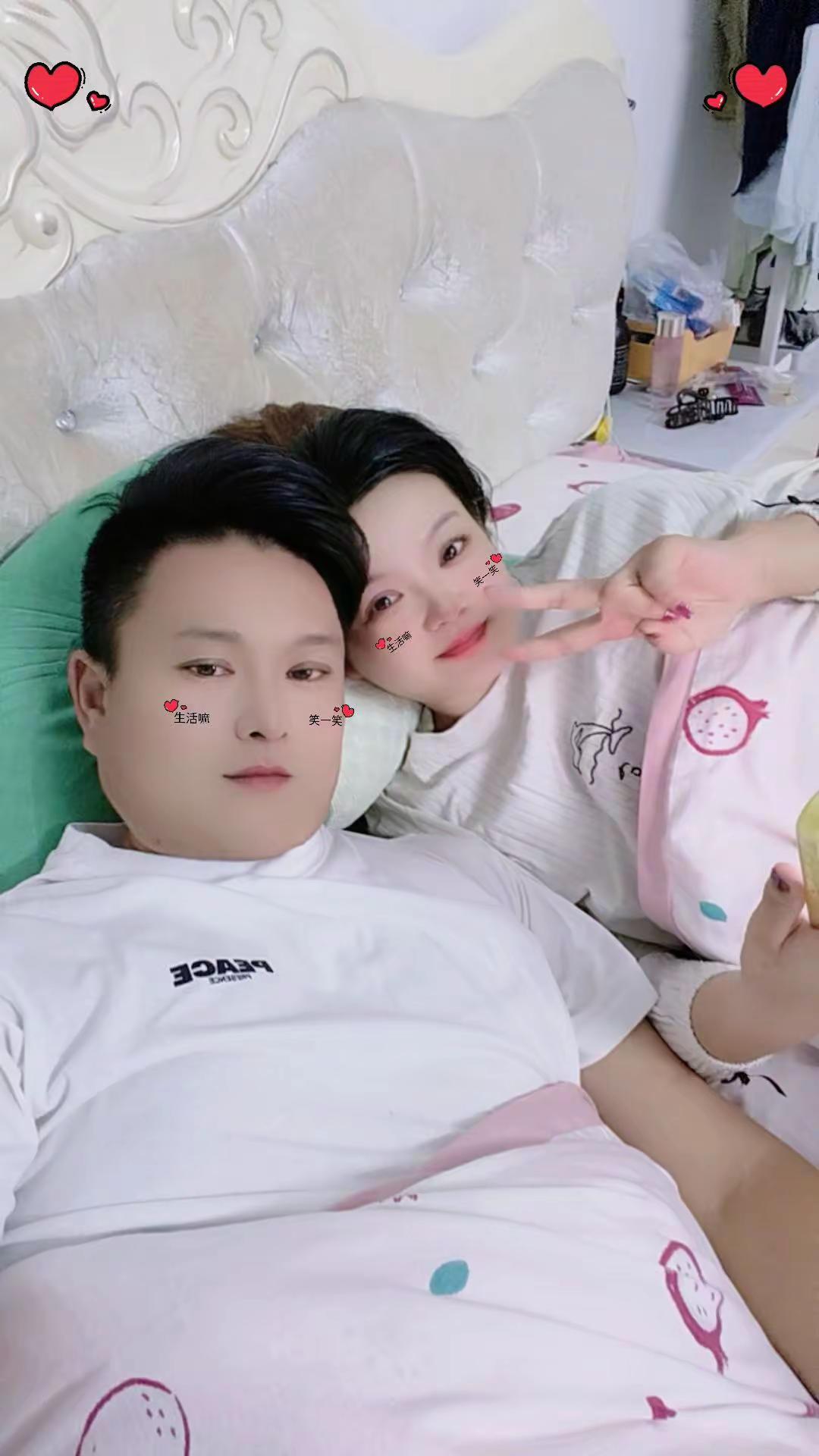 甜蜜时光，小夫妻的日常就是这么简单幸福。❤️