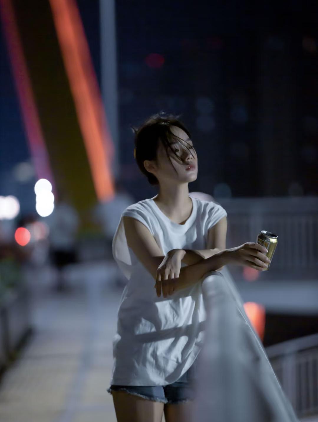 我大学同学她妈20年前癌症晚期，非要跟她爸离婚，当时大家都以为是不想拖累，结果