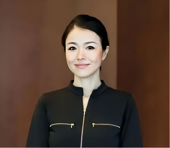 原来，茅晨月是一条“大鱼”啊！​​这位美籍华裔女高管，可不是普通的金融从业者，她