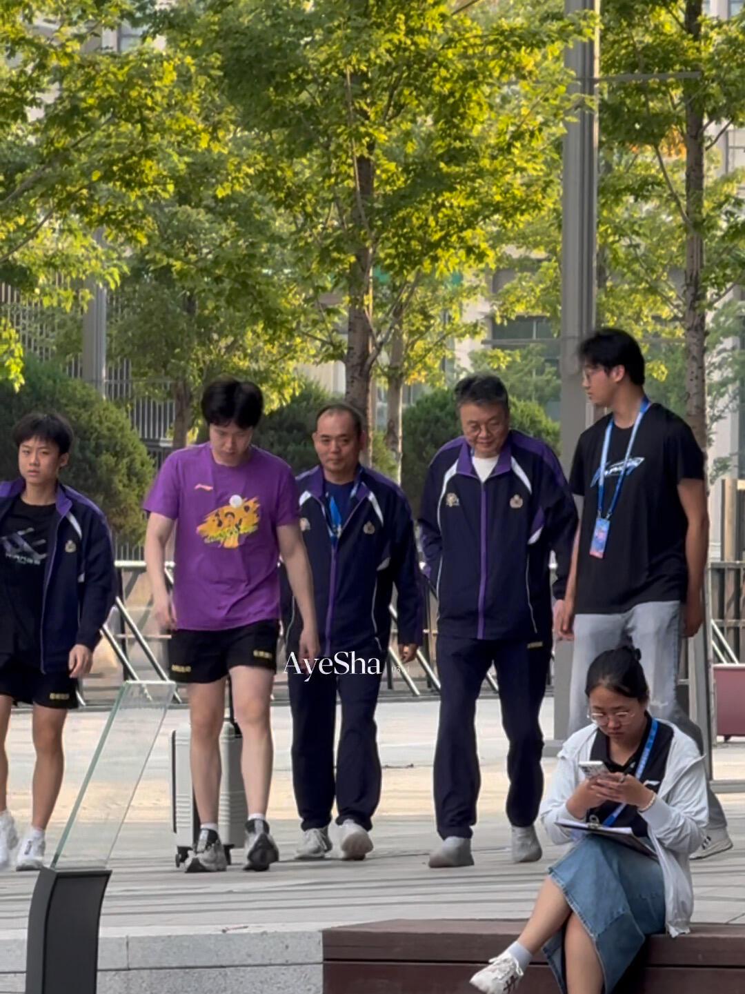头哥状态挺好的，一场比赛一场训练，很充实，老爷子也来了，看着很心安，雄安比赛加油