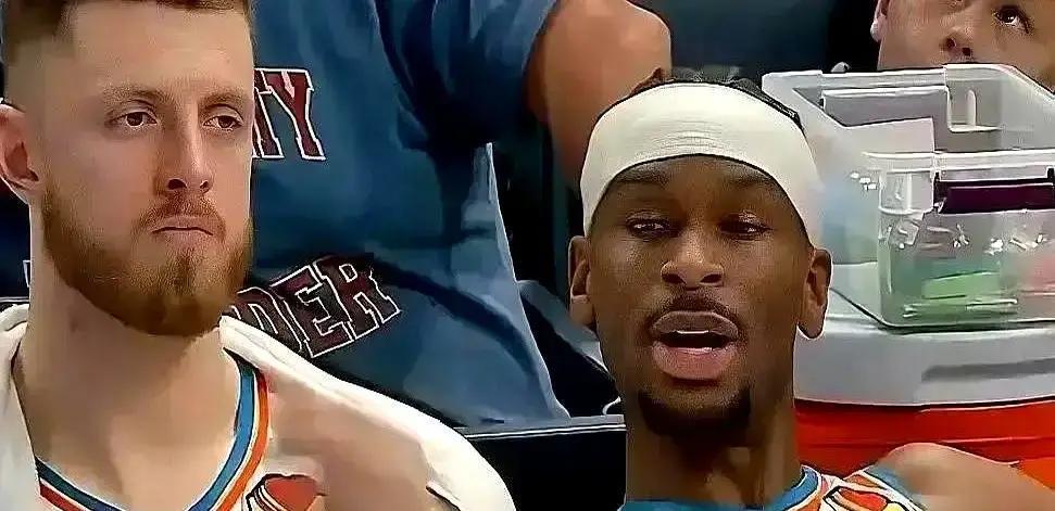 3年窗口，雷霆梭哈了9个首轮还剩6个，普雷斯蒂把最不值钱的3个打包，换来阿