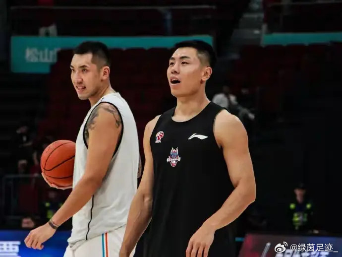 【山东男篮后卫线要变天状元秀谢智杰，这个夏天会走吗？】CBA转会市场的风，吹到