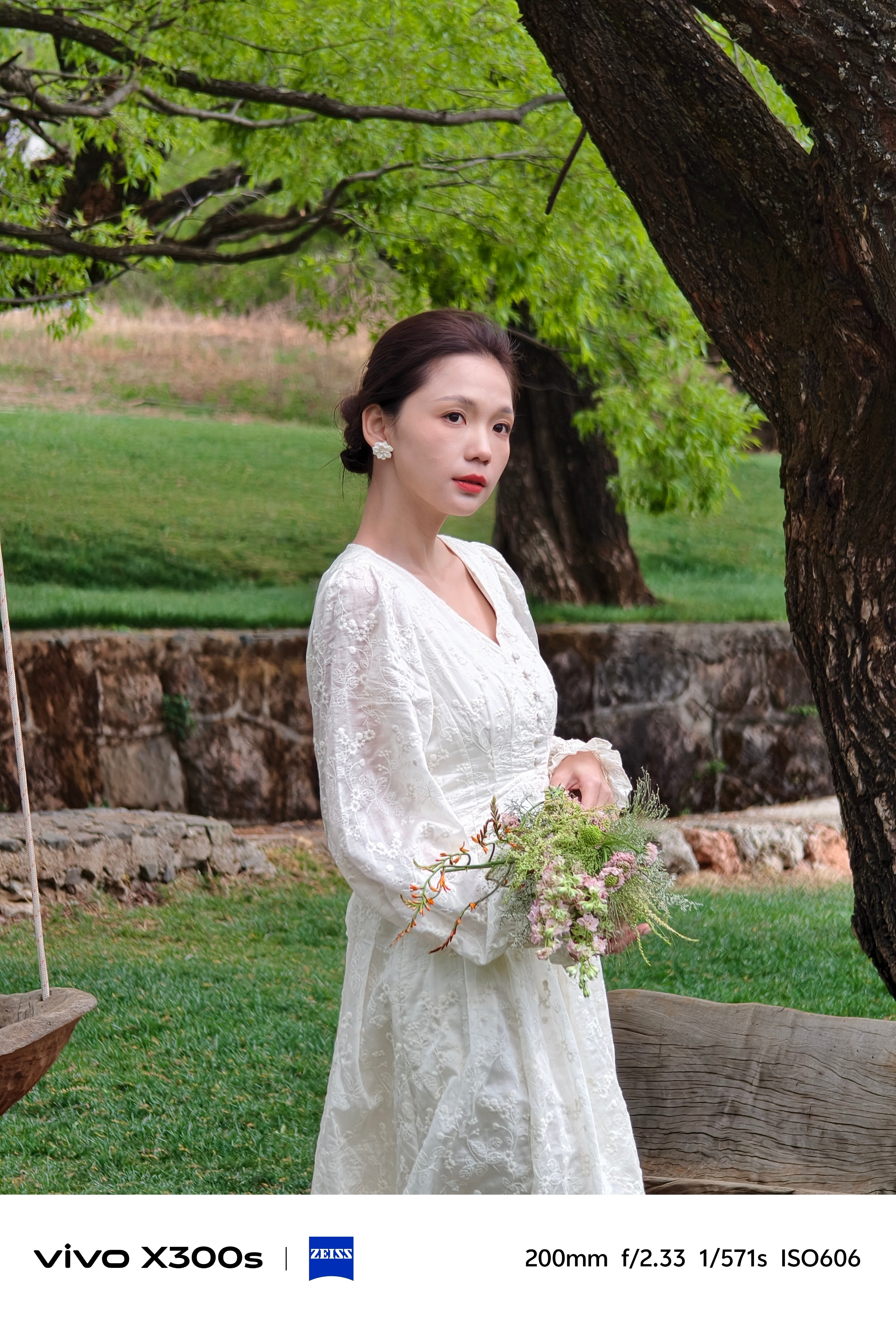 整理相册翻到用vivoX300s在发布会拍的模特小姐姐现在发也不晚吧～ps：你