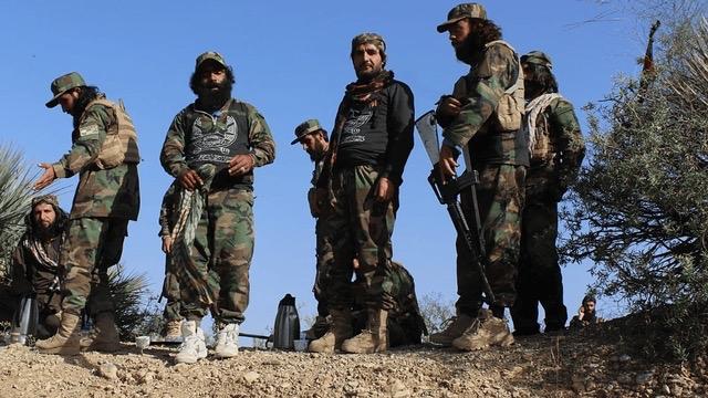 白劝了！中国两大邻国再次大打出手，给解放军敲响警钟！2025年10月，中国西