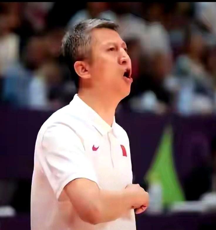 中国男篮主场惨输韩国，评论区直接炸锅了！之前亚洲杯靠赵睿组织、王俊杰横空出世