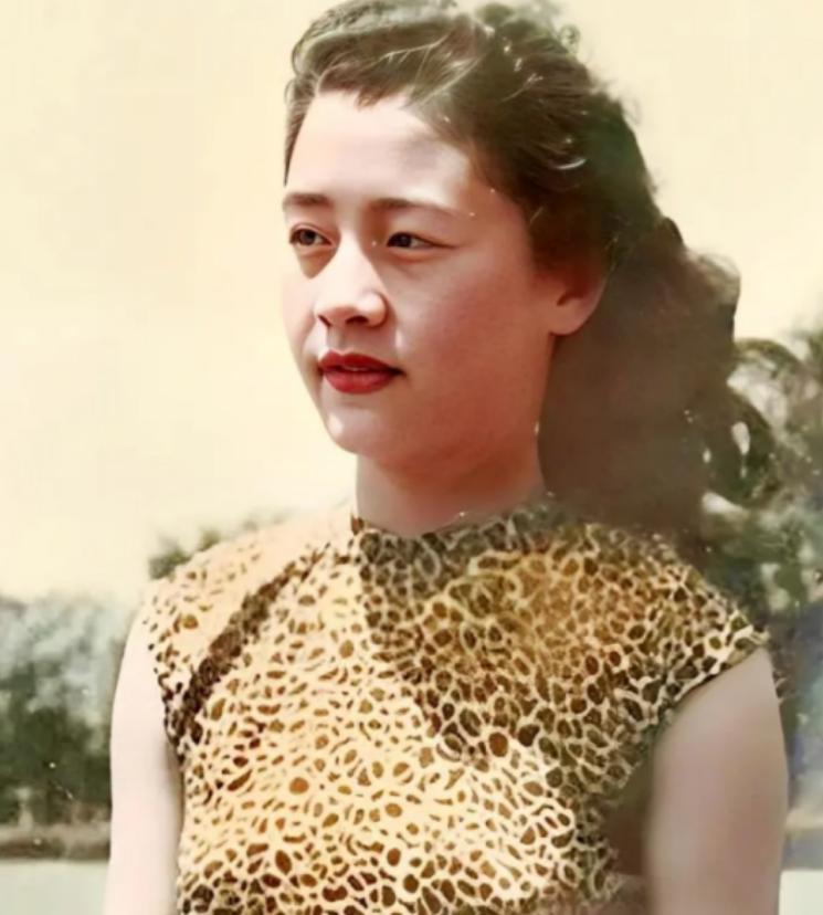 当年，44岁的张大千，收了一个16岁的女徒弟学画画，没过多久，女徒弟说：“师傅，