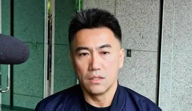 不要看民进党整天蹦哒的很欢，民进党团总召柯建铭总是把大罢免大成功挂在嘴边，总是叫