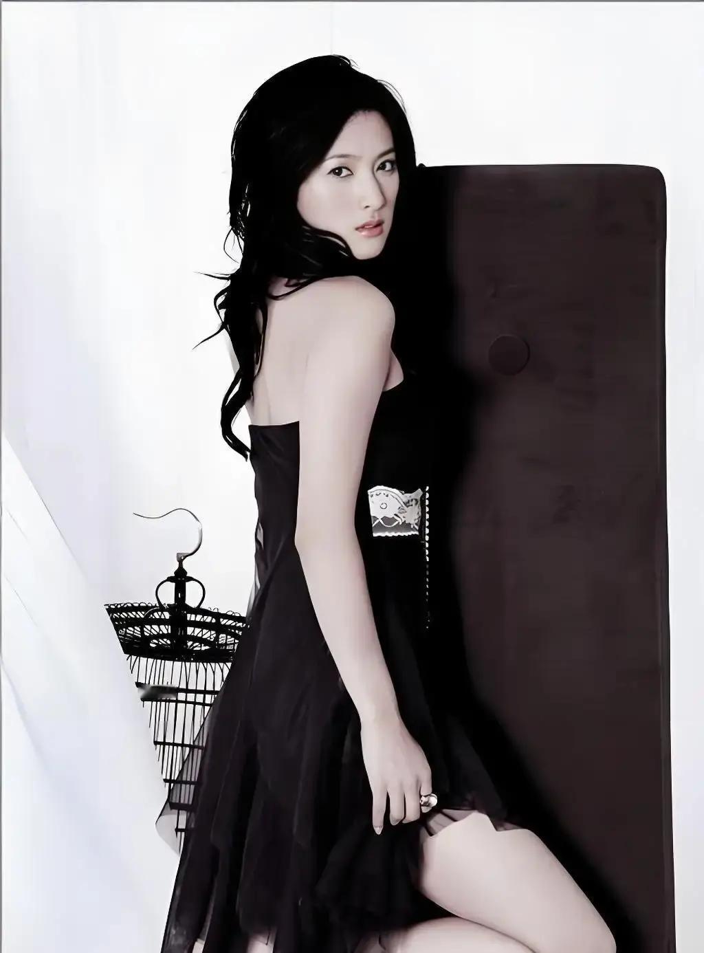 43岁翻红，她只用一场哭戏隋俊波在《人世间》里没掉一滴泪，却让观众哭崩。镜