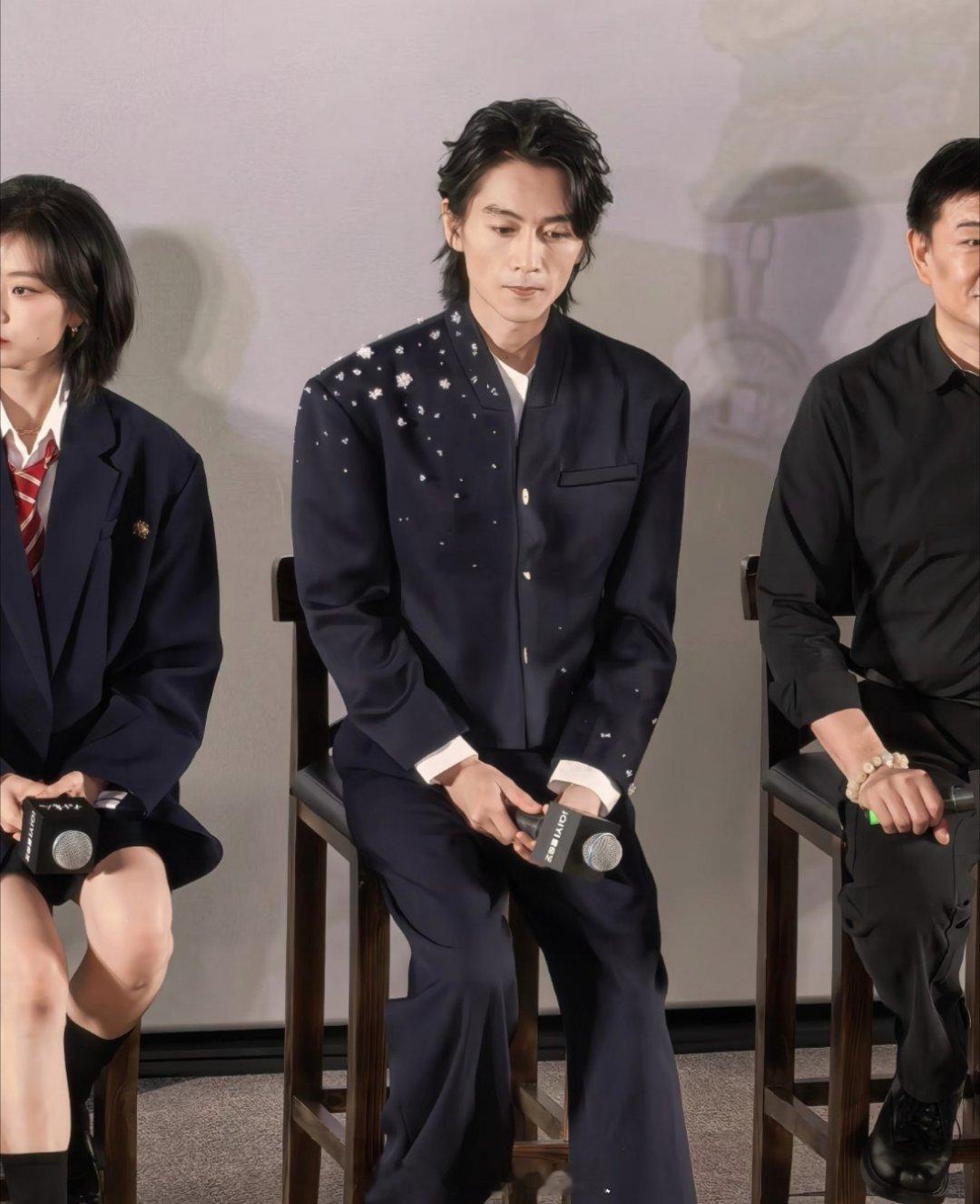 陈晓怎么瘦了这么多？我感觉人上了年纪还是得有点肉好看点