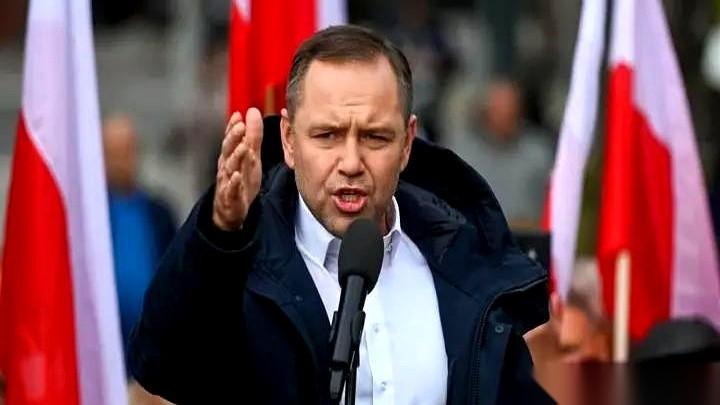 我把你当亲兄弟，你却把我当冤大头。这事儿放人身上都得炸毛，别说国家了。波兰这